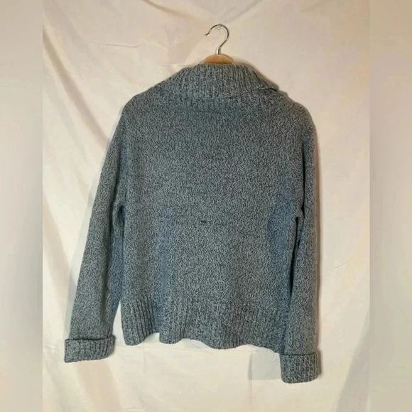 United States sweater with one button - Picture 3 of 3